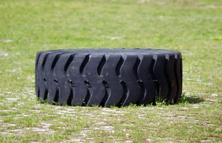 Katere traktorske pnevmatike izbrati? Radialne ali diagonalne?
