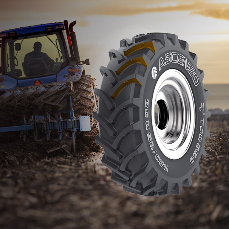 Ascenso traktorska guma z vertikalnim čistilcem blata